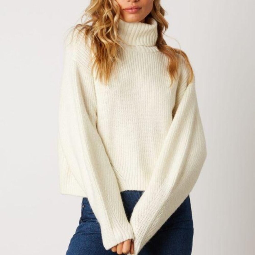 Cotton Candy‎ LA | Oversized Ribbed Turtleneck Cropped Sweater Ivory White